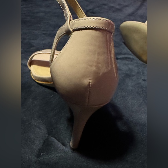 MICHAEL Michael Kors Simone patent leather sandals Size 7.5 Nude Heels Pumps - Picture 6 of 16